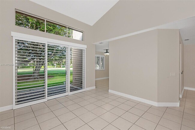 Foto del edificio - 3 br, 2 bath Townhome - 1076 SW 158th Way ...