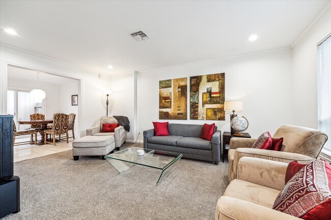 Foto del edificio - 1880 Saxony Ln