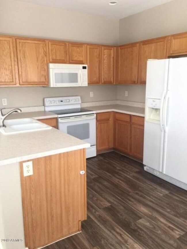 Building Photo - Great Home in Power Ranch W/ COMMUNITY POOL