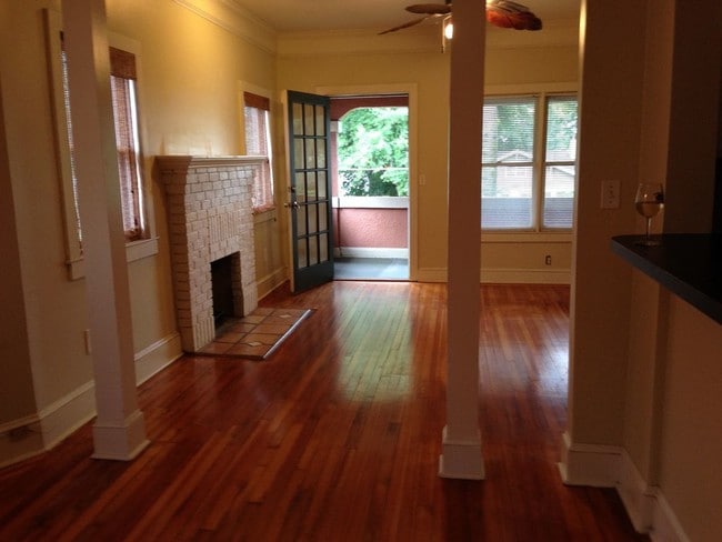 Foto del edificio - 411 E Livingston St