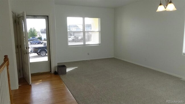 Foto del edificio - 6739 Summer Grace St