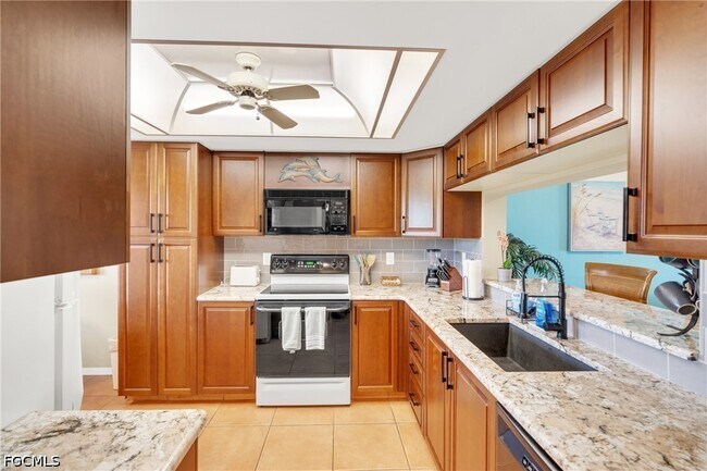 Foto del edificio - 12150 Kelly Sands Way