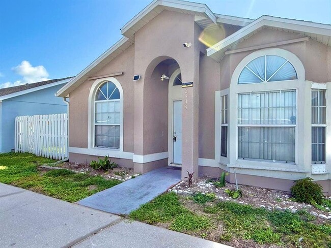 Building Photo - 2414 Harbor Town Dr