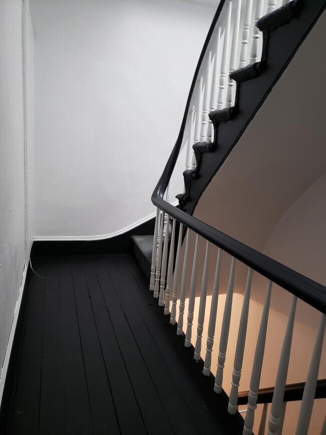 2nd Floor - 21 Edward St