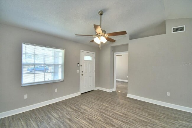 Building Photo - 1155 S Nekoma Ave