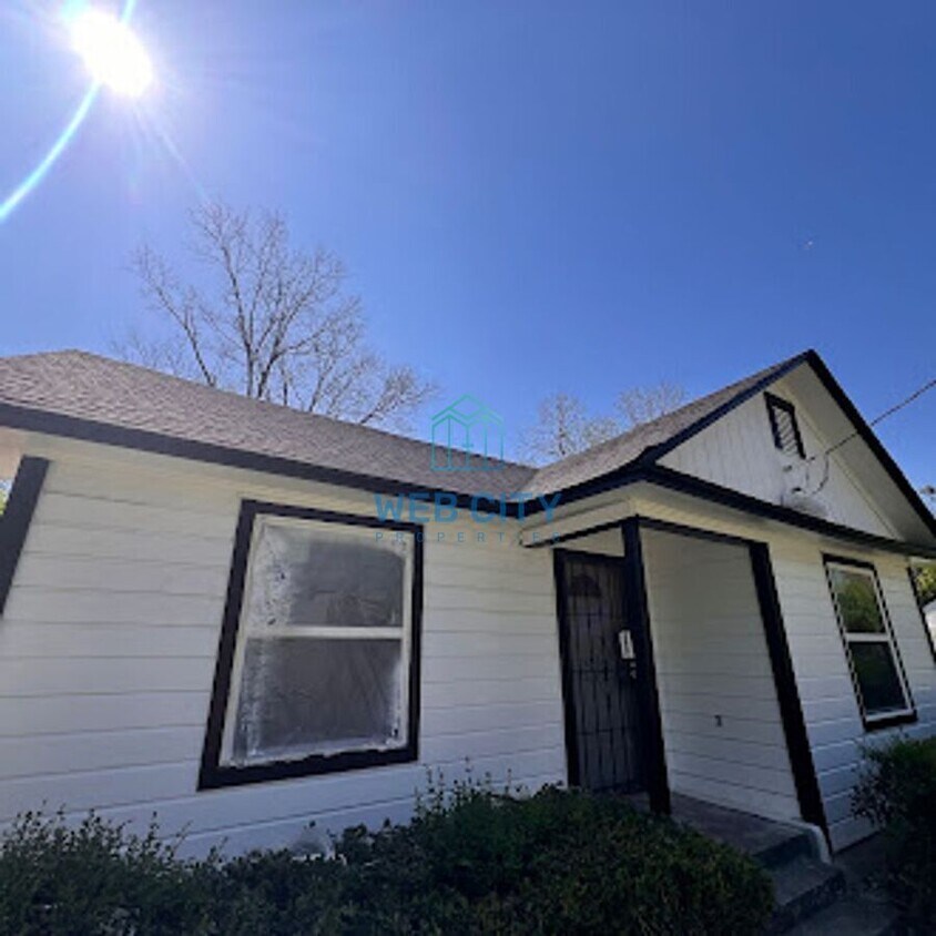 Building Photo - 2620 Exline St