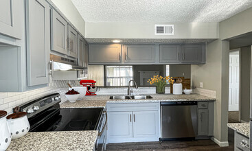 Building Photo - Altanova Apartments, Houston, TX