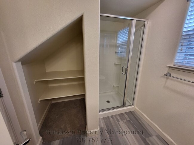 Foto del edificio - Beautiful 4 Bed / 3 Bath Home in Desirable WillowGlen Community ~7610 Wildrose Way, Rohnert Park