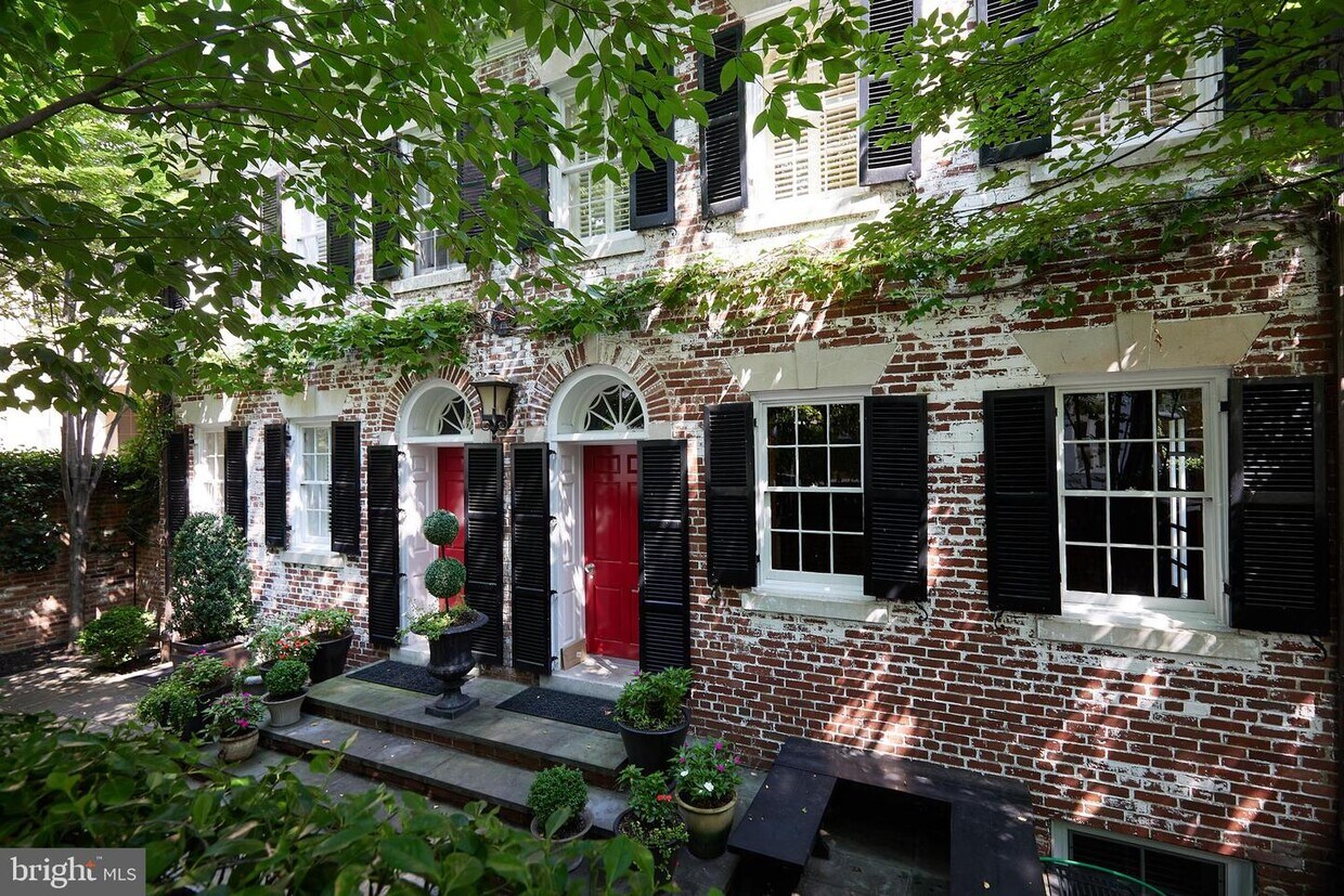 Foto principal - 2915 O St NW