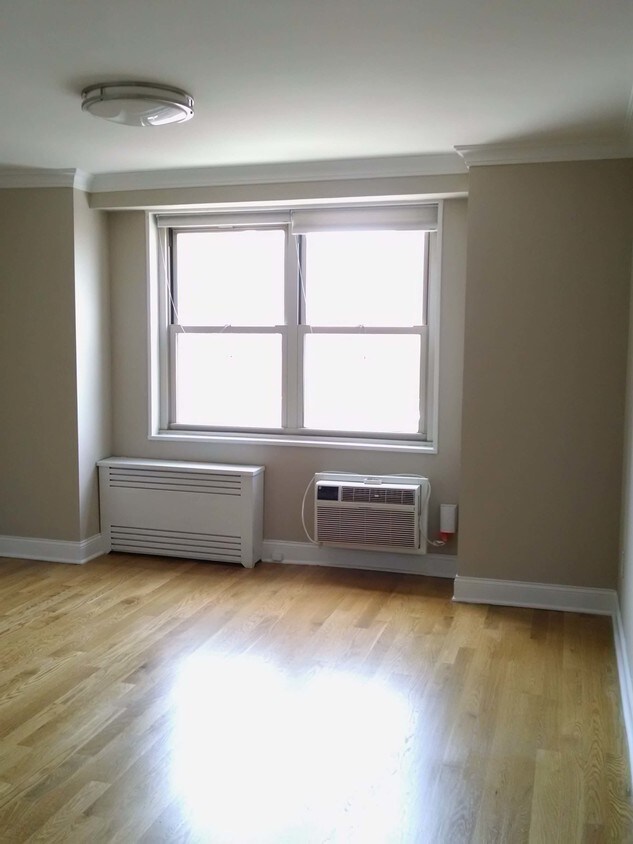 Primary Photo - 310 Greenwich St