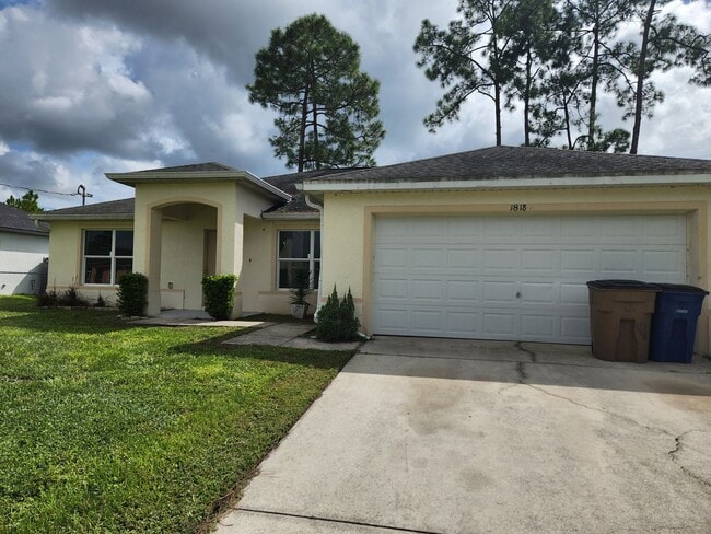 Building Photo - HALF OFF FIRST MONTH!!! Huge 4 bedroom/Greenbriar Area.