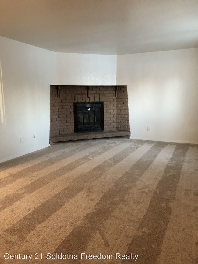 Building Photo - 1232 Lilac Ln