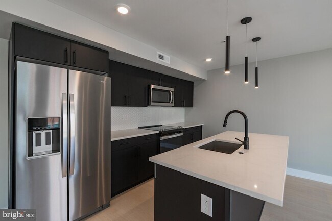 Foto del edificio - 6604 Ridge Ave