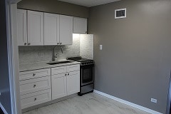 Building Photo - 8701 S Mozart Ave