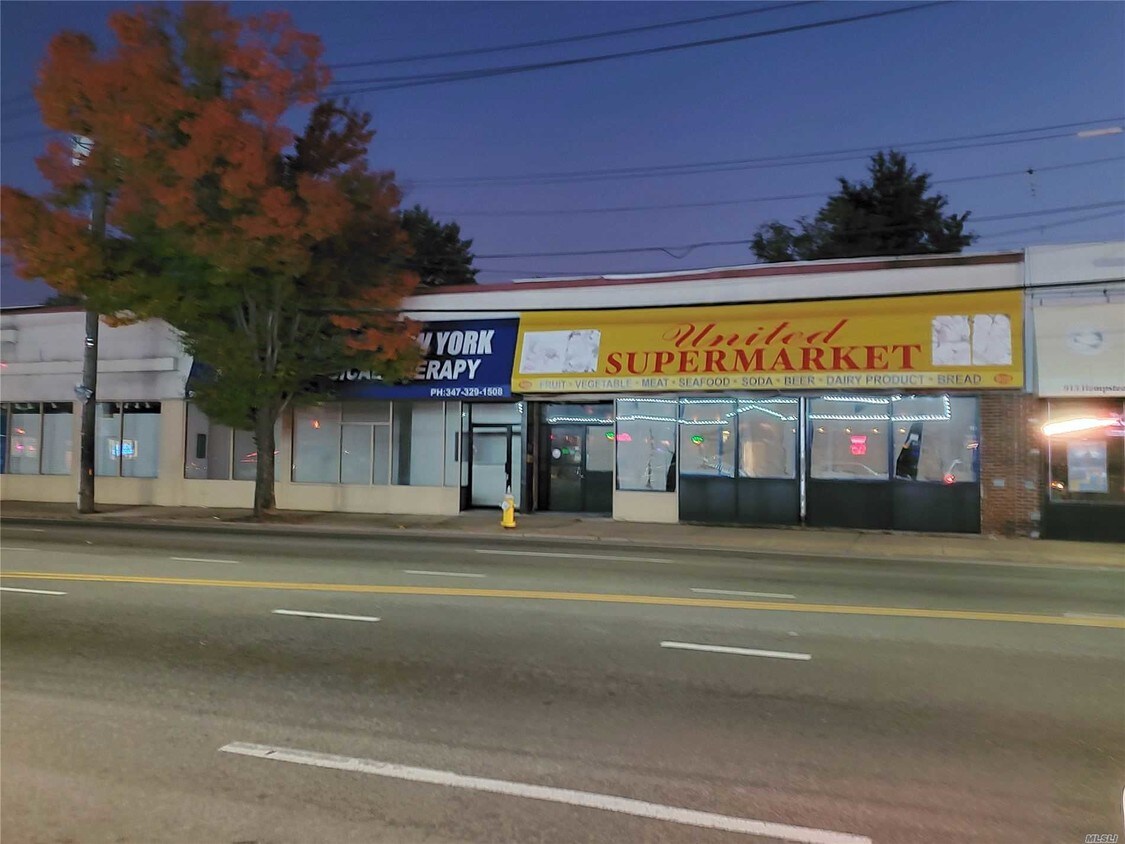 Building Photo - 907 Hempstead Turnpike