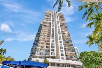 Building Photo - 2333 Brickell Ave
