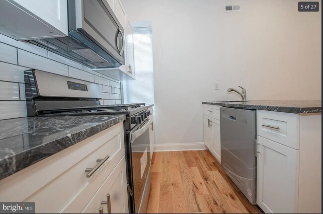 Building Photo - 413 S 55th St