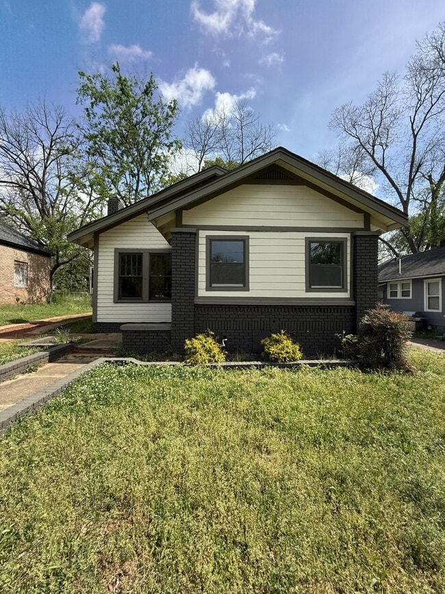 Building Photo - 1225 15th Way SW