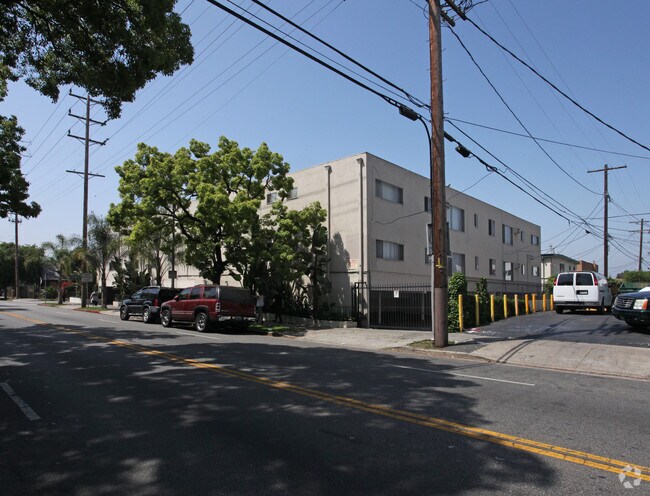 Foto del edificio - 5703 La Mirada Ave