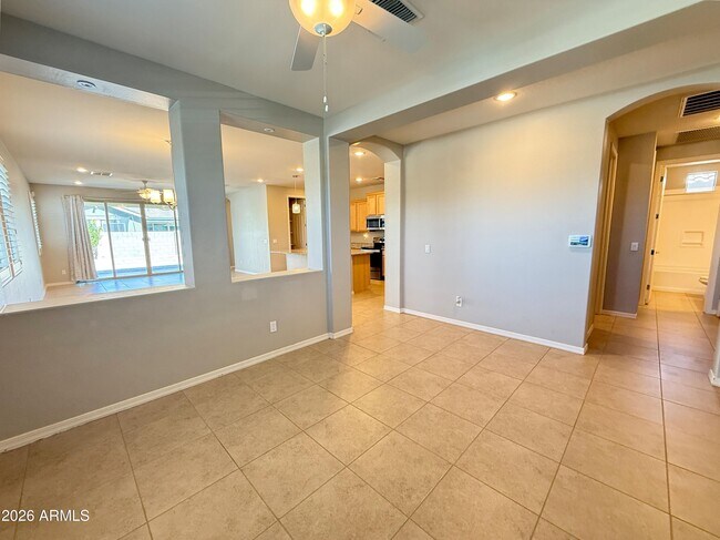 Foto del edificio - 15170 W Pierce St