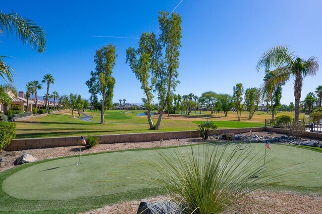 Foto del edificio - 45138 Banff Springs St