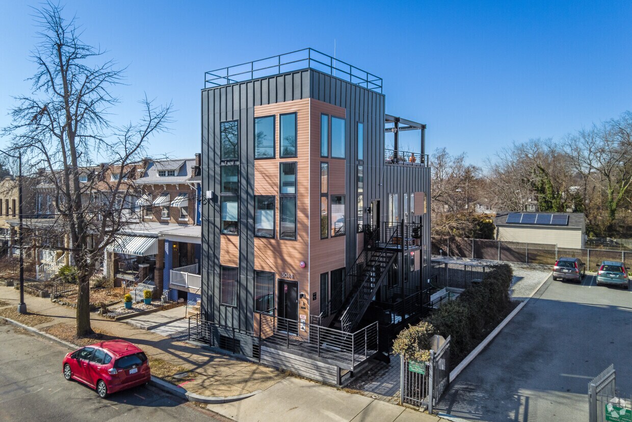 Foto principal - 3018 12th St NE