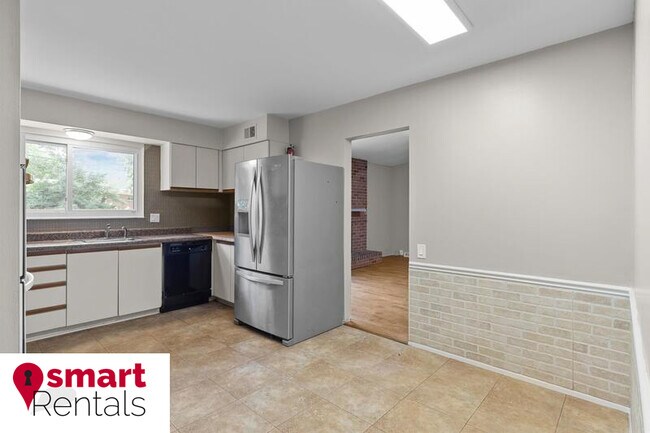 Building Photo - 13008 Ferncrest Ct