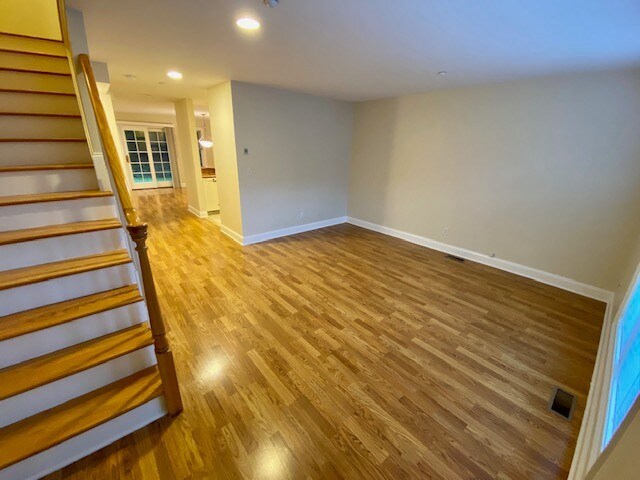 Foto del edificio - 355 Central Park Ave