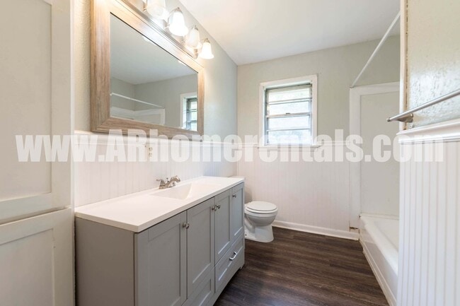 Building Photo - Conway Home Available!