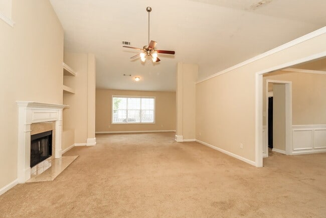 Building Photo - 1678 Sylvia Ct NE