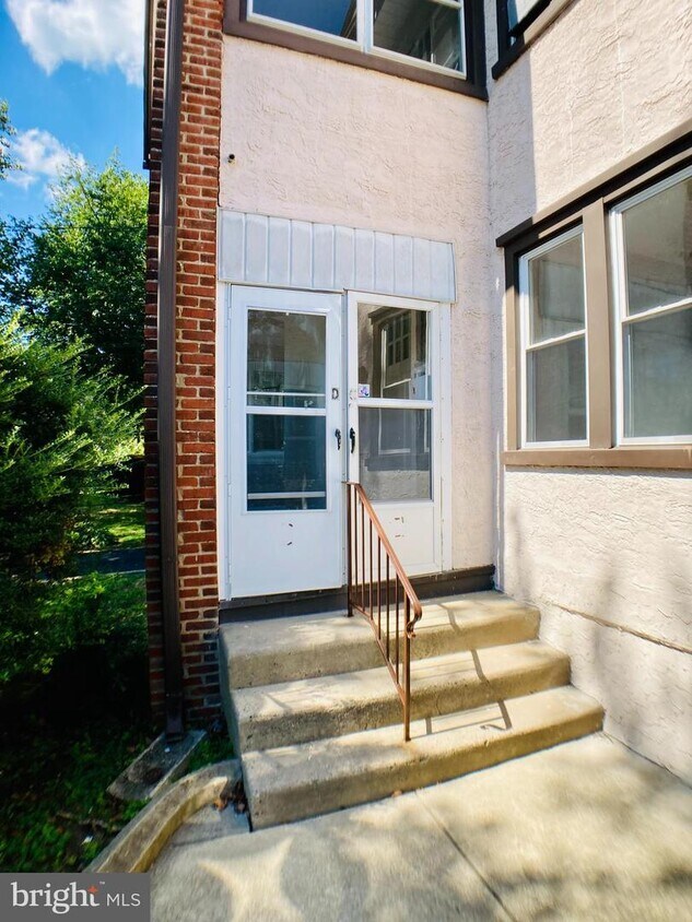 303 Kenny St Unit D, Ridley Park, PA 19078 Room for Rent in Ridley