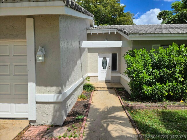 Foto del edificio - 3921 NW 114th Ave