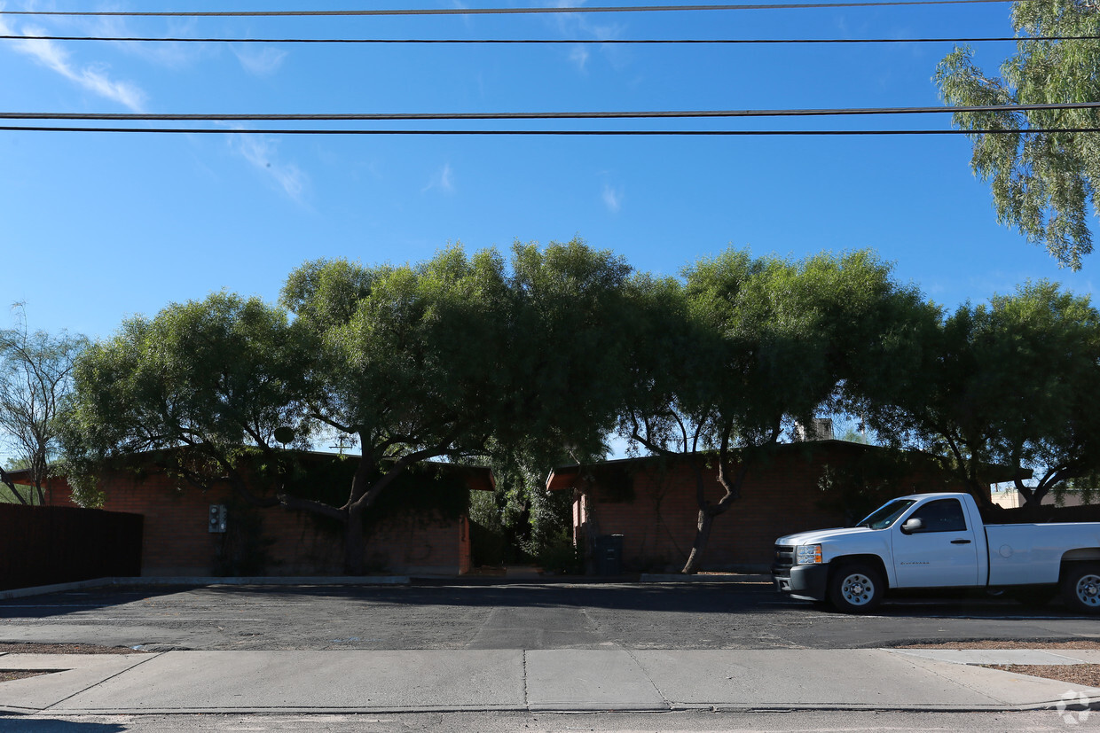 Primary Photo - 3640-3646 E Bellevue St