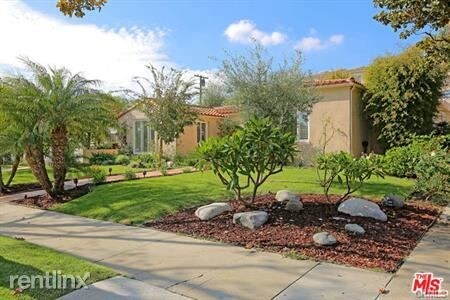 Building Photo - 301 S Maple Dr