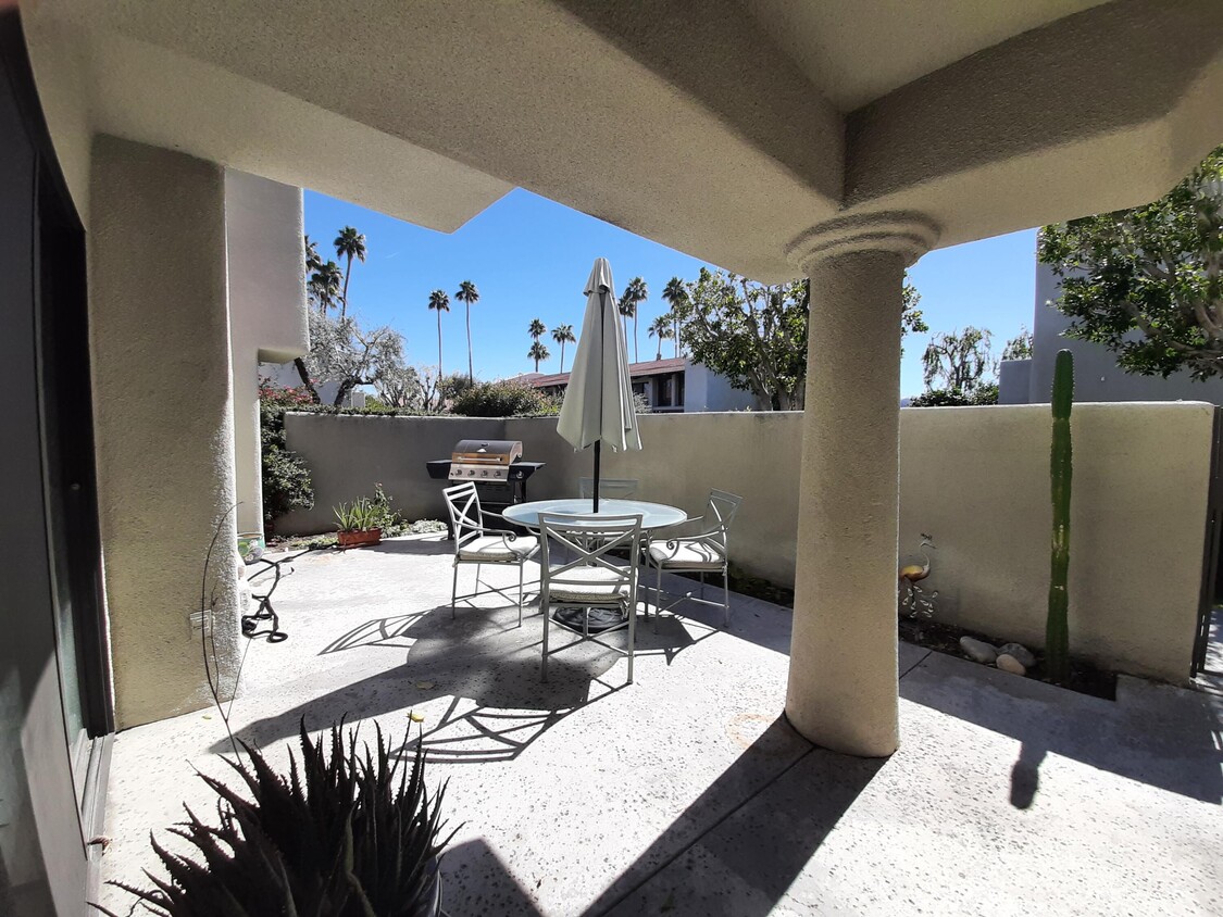 Primary Photo - 1100 E Amado Rd