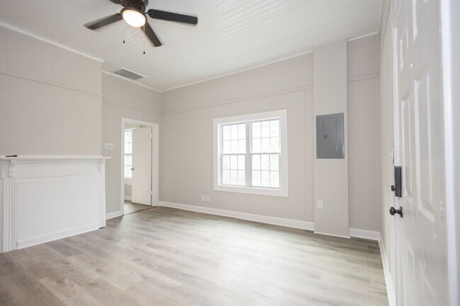 Building Photo - 526 N 17th St