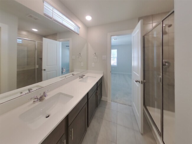 Foto del edificio - 9835 Willow Creek Commerce Dr