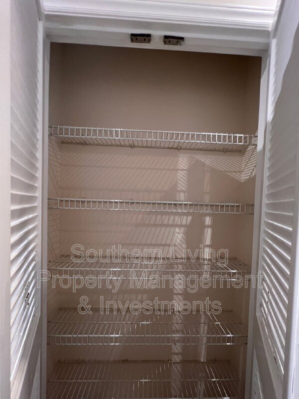 Foto del edificio - 7368 Rose Terrace Ct