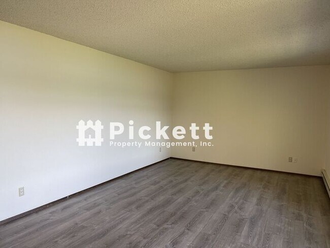 Foto del edificio - Incredible View from Updated 2 Bedroom Con...