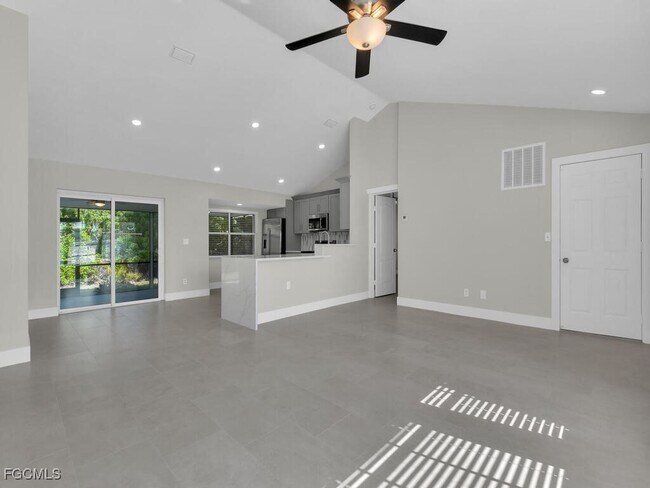 Building Photo - 1931 SW 36th Terrace