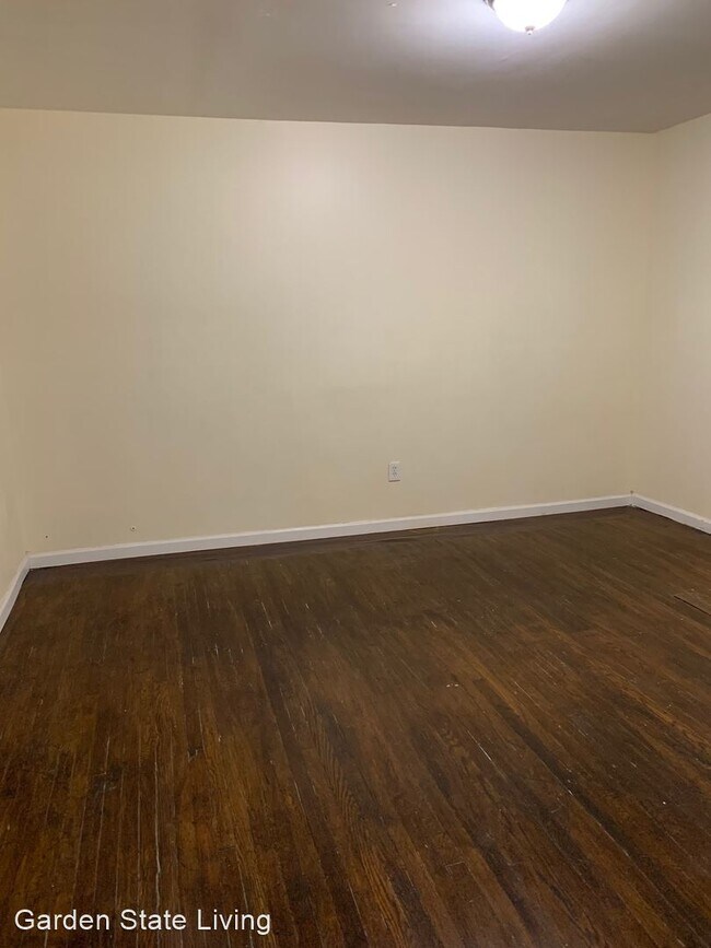 Building Photo - 5 br, 2 bath House - 27 Chelsea Ave