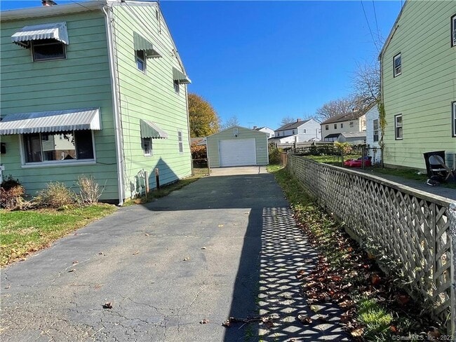 Foto del edificio - 213 Larkin Ct