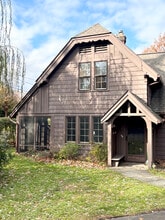 Building Photo - 708 Rock Beach Rd