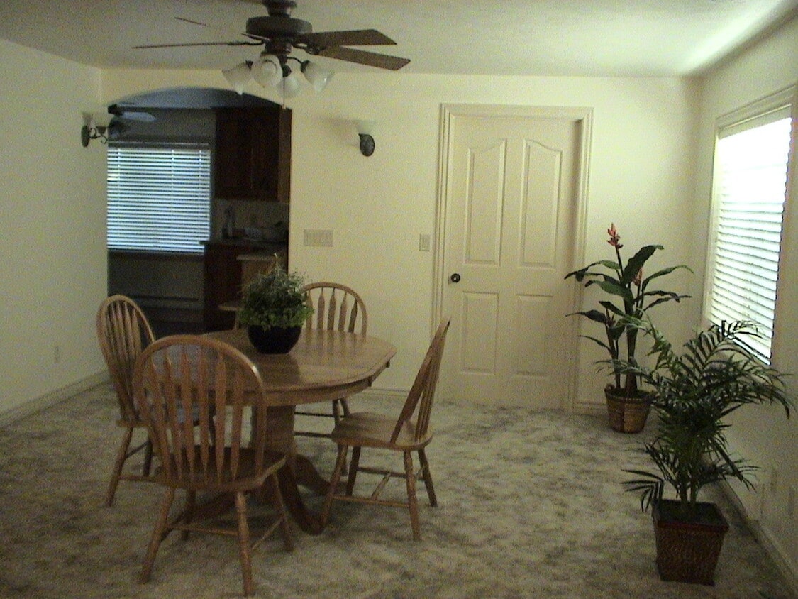 Comedor - 3627 N 400 W