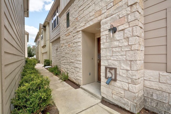 Foto del edificio - 5309 William Holland Ave