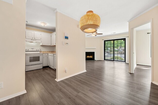 Building Photo - Charming 2-bedroom, 2-bath apartment in Wo...