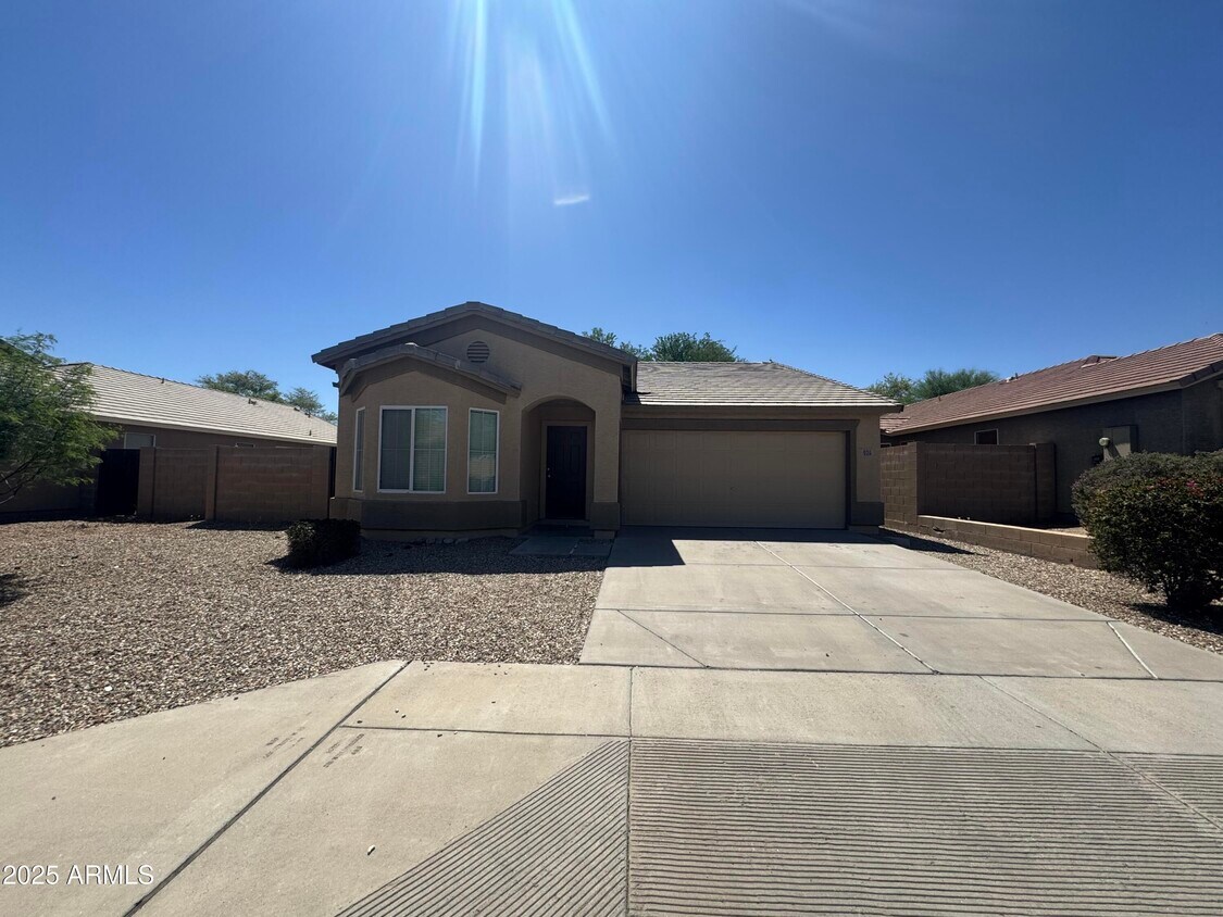Foto principal - 926 S 241st Ave