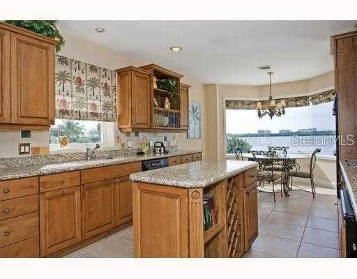 Building Photo - 376 W Royal Flamingo Dr