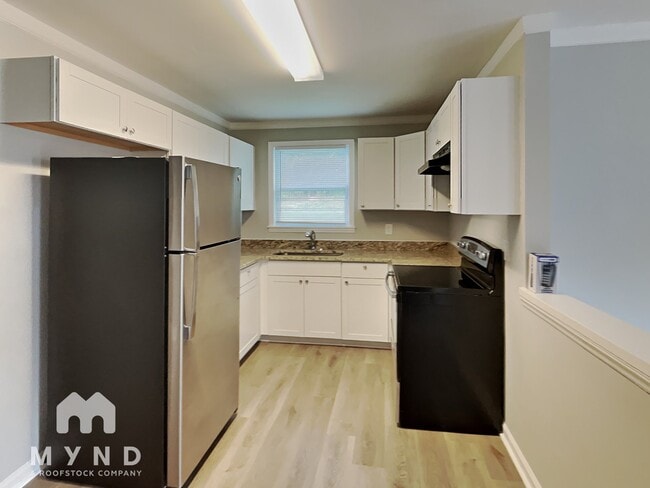 Building Photo - 3026 Bellaire Dr