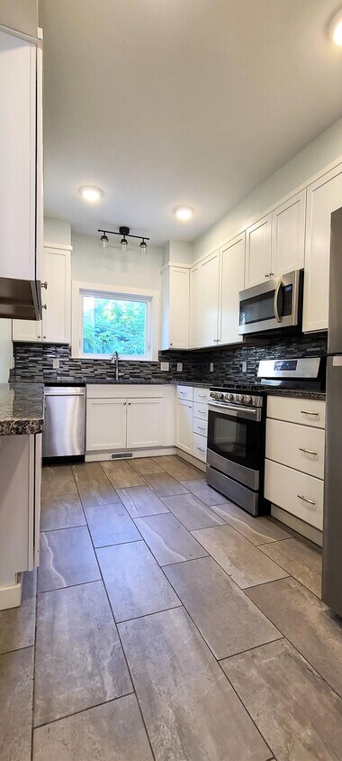 Foto del edificio - 1208 E University Ave